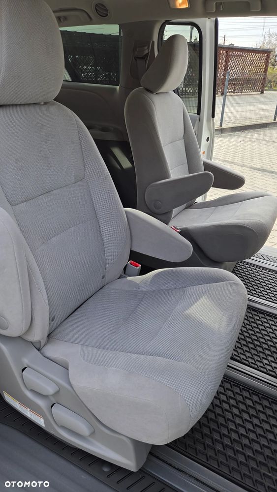 Toyota Sienna - 27