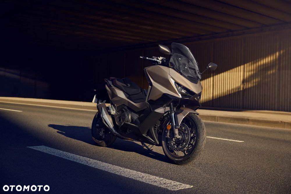 Honda NSS - 12