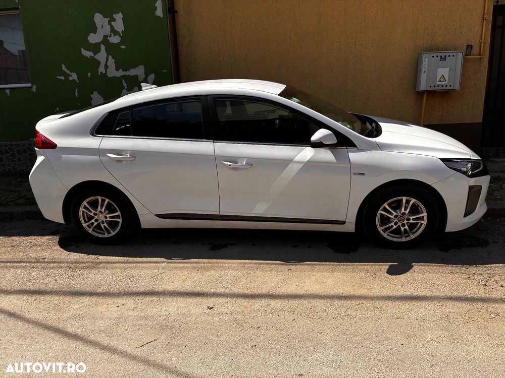 Hyundai IONIQ - 4