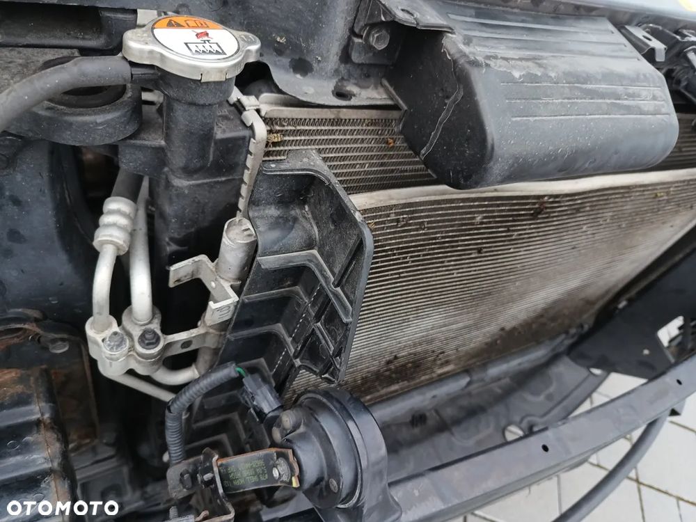 Kia Carens - 12