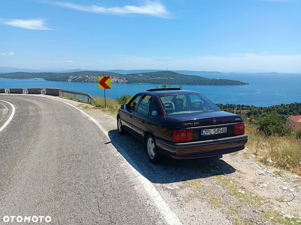 Opel Vectra 2.0 CDX - 8