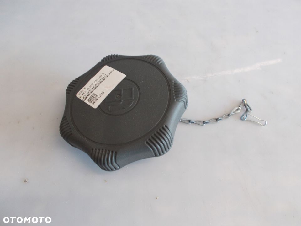 KOREK WLEWU PALIWA IVECO EUROCARGO - 1