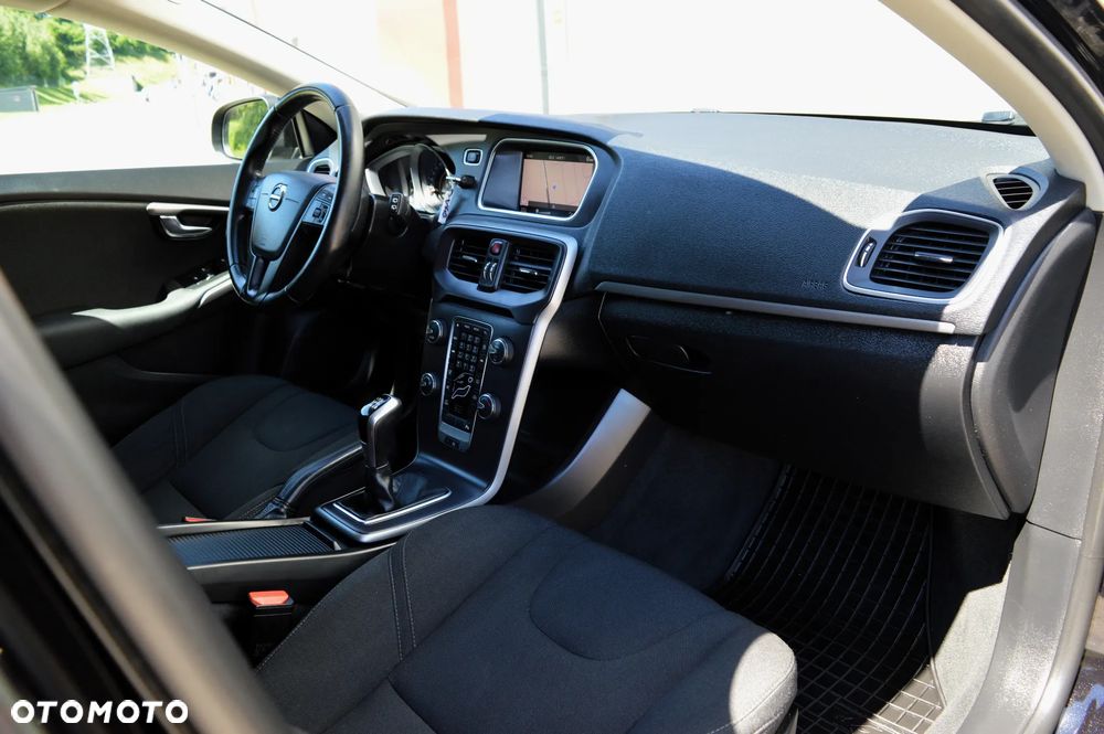 Volvo V40 T2 Momentum - 9