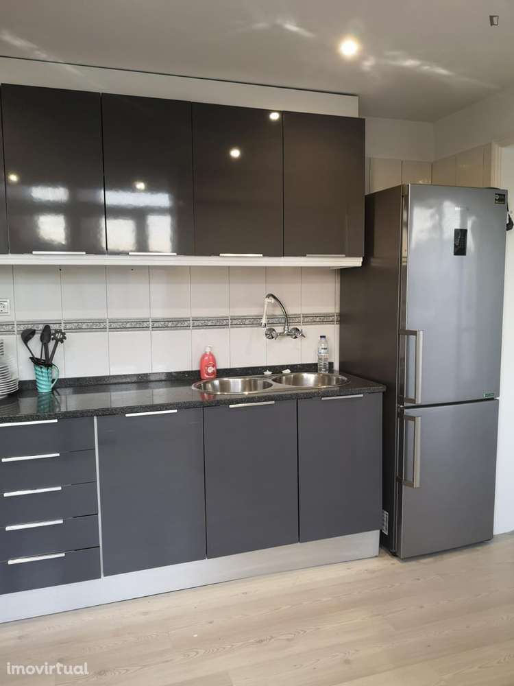 Quarto - localizado em Amadora Lisbon - Grande imagem: 5/22