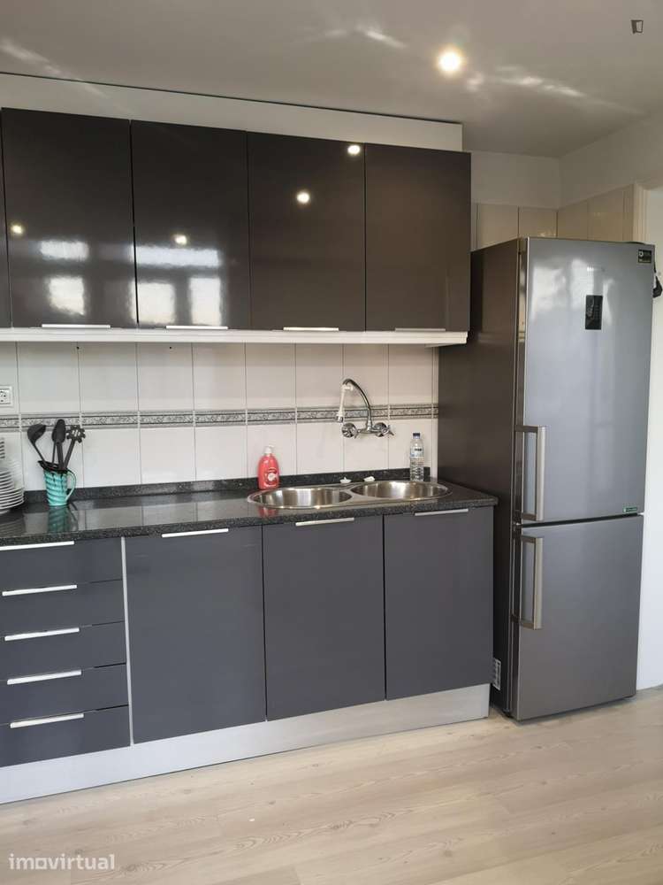 Quarto - localizado em Amadora Lisbon - Grande imagem: 5/20