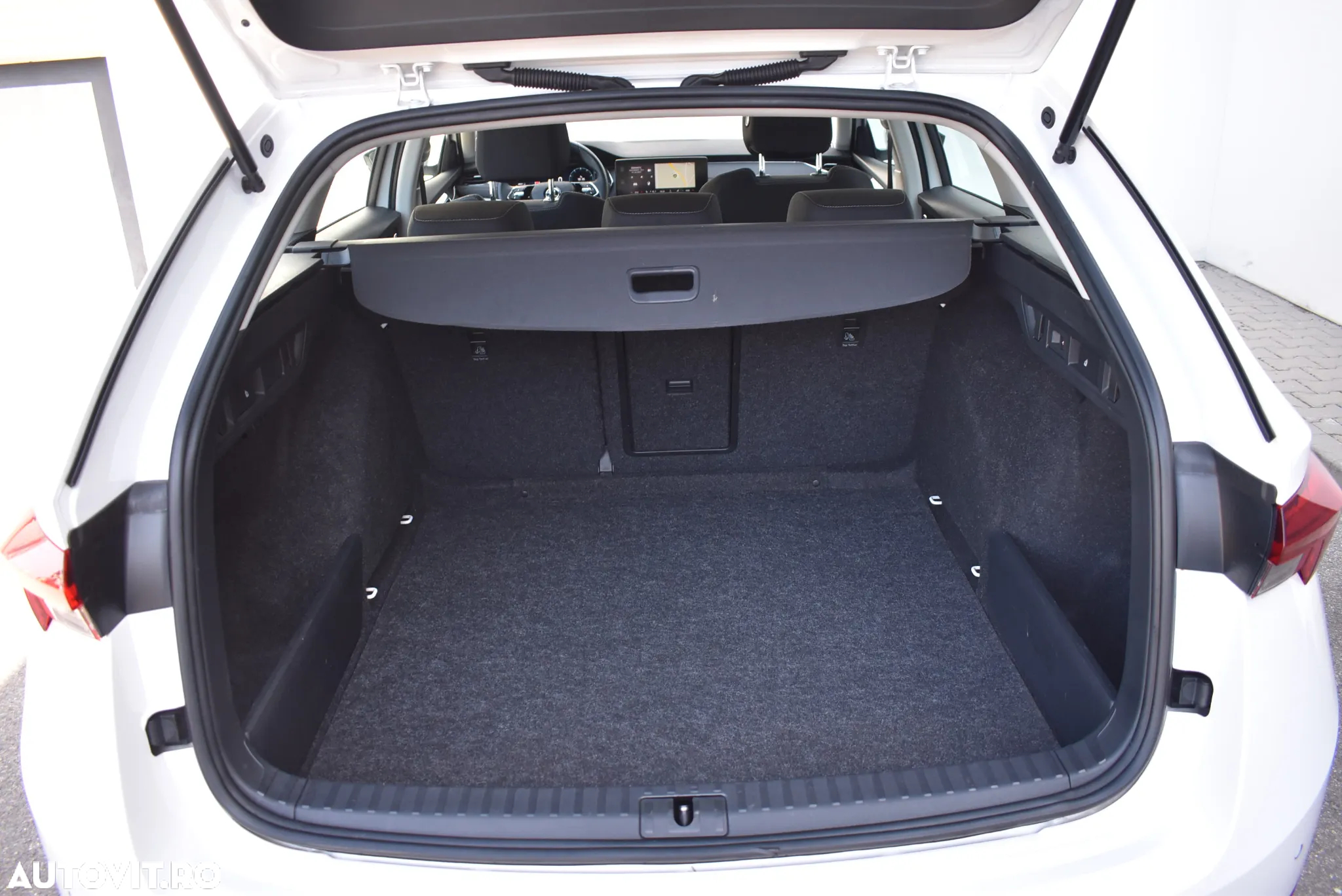 Skoda Octavia Combi 2.0 TDI DSG Style - 27