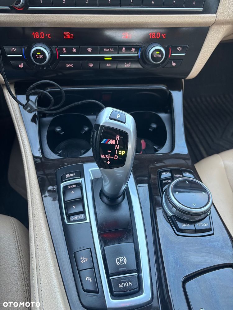 BMW Seria 5 528i xDrive - 37