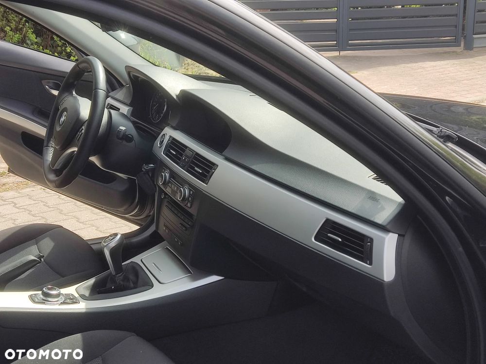BMW Seria 3 320d DPF - 14