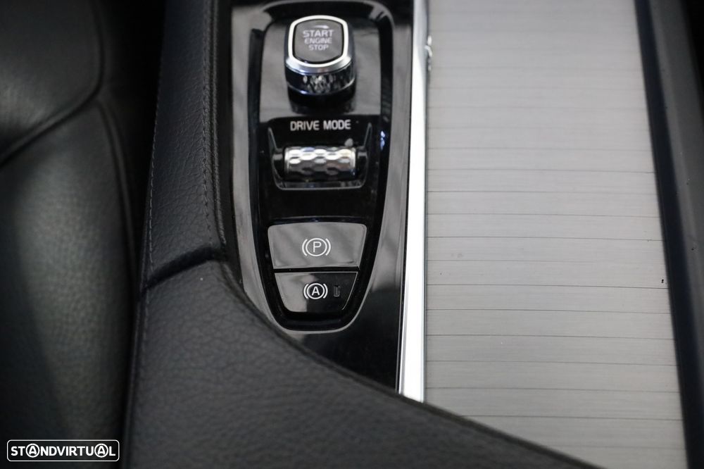 Volvo XC 90 2.0 T8 PHEV Momentum Plus AWD - 20