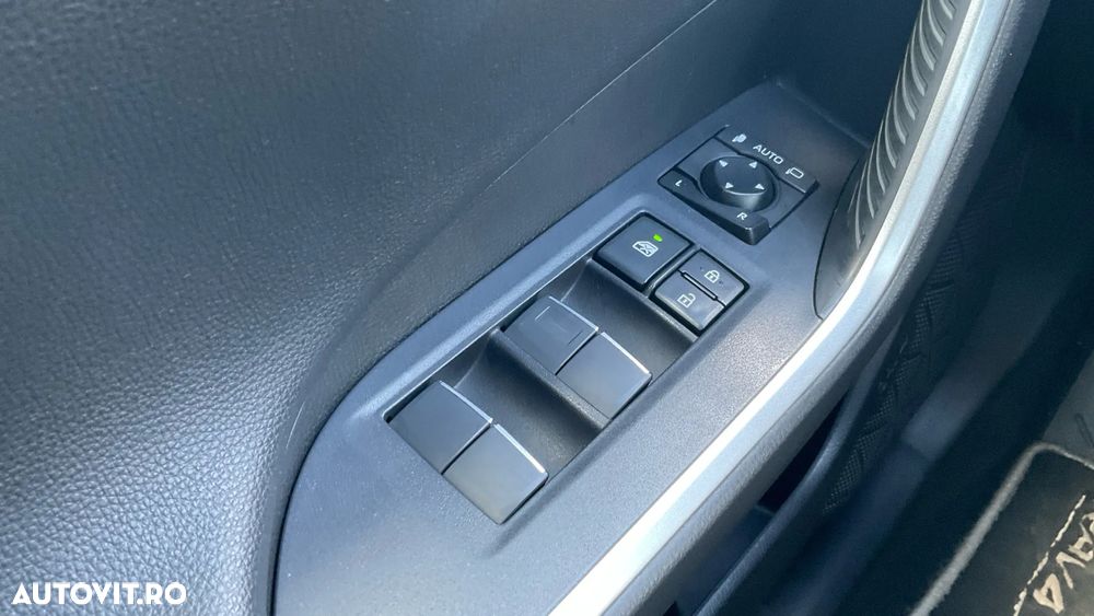 Toyota RAV4 2.0P CVT AWD Luxury - 30