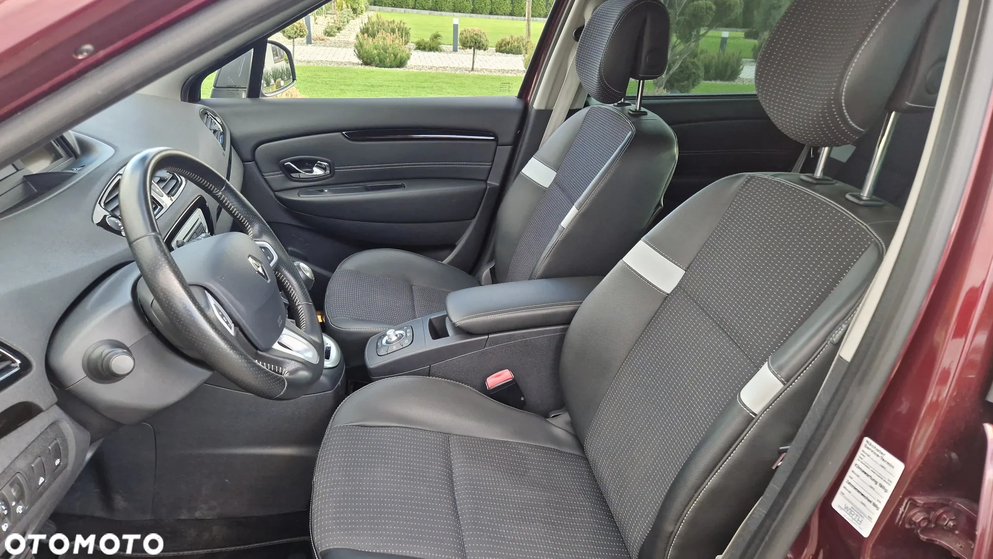 Renault Scenic ENERGY TCe 115 Bose Edition - 17