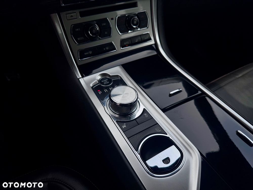 Jaguar XF 2.2 D R-Sport - 26