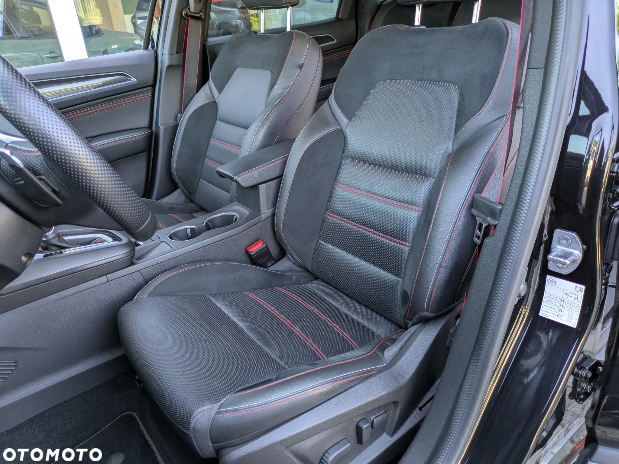Renault Arkana 1.3 TCe mHEV R.S Line EDC - 22