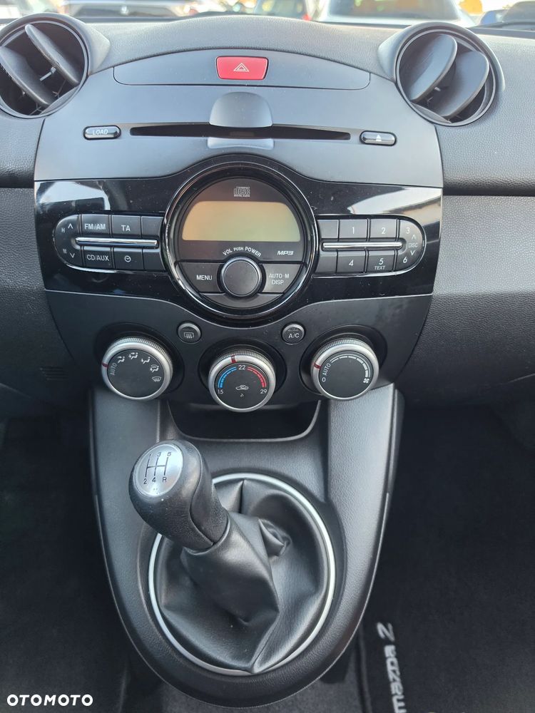 Mazda 2 - 17