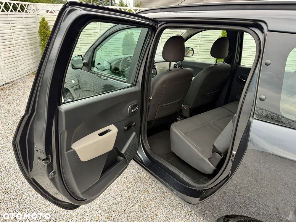 Dacia Lodgy 1.5 dCi Prestige - 32