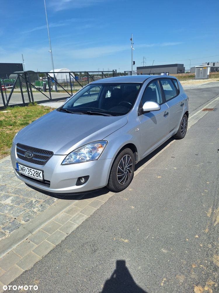 Kia Ceed - 1