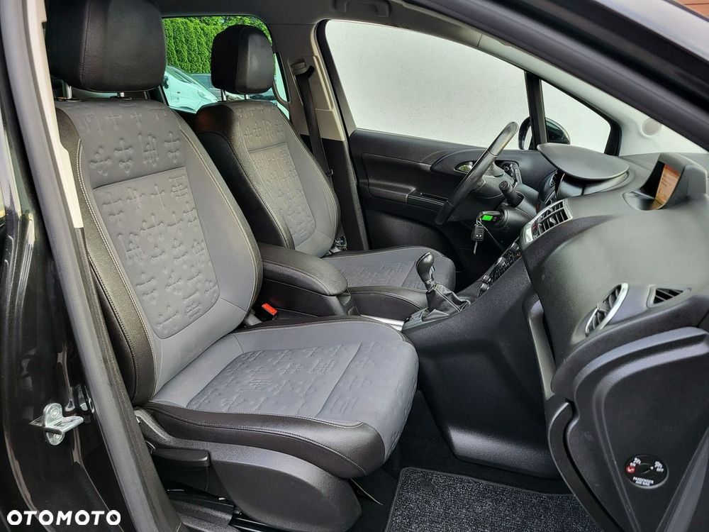 Opel Meriva - 11