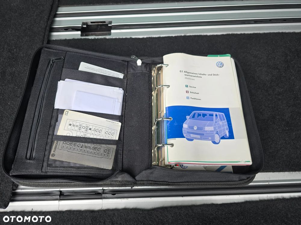 Volkswagen Multivan - 28