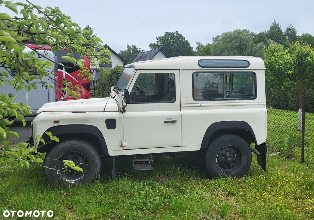 Land Rover Defender - 3
