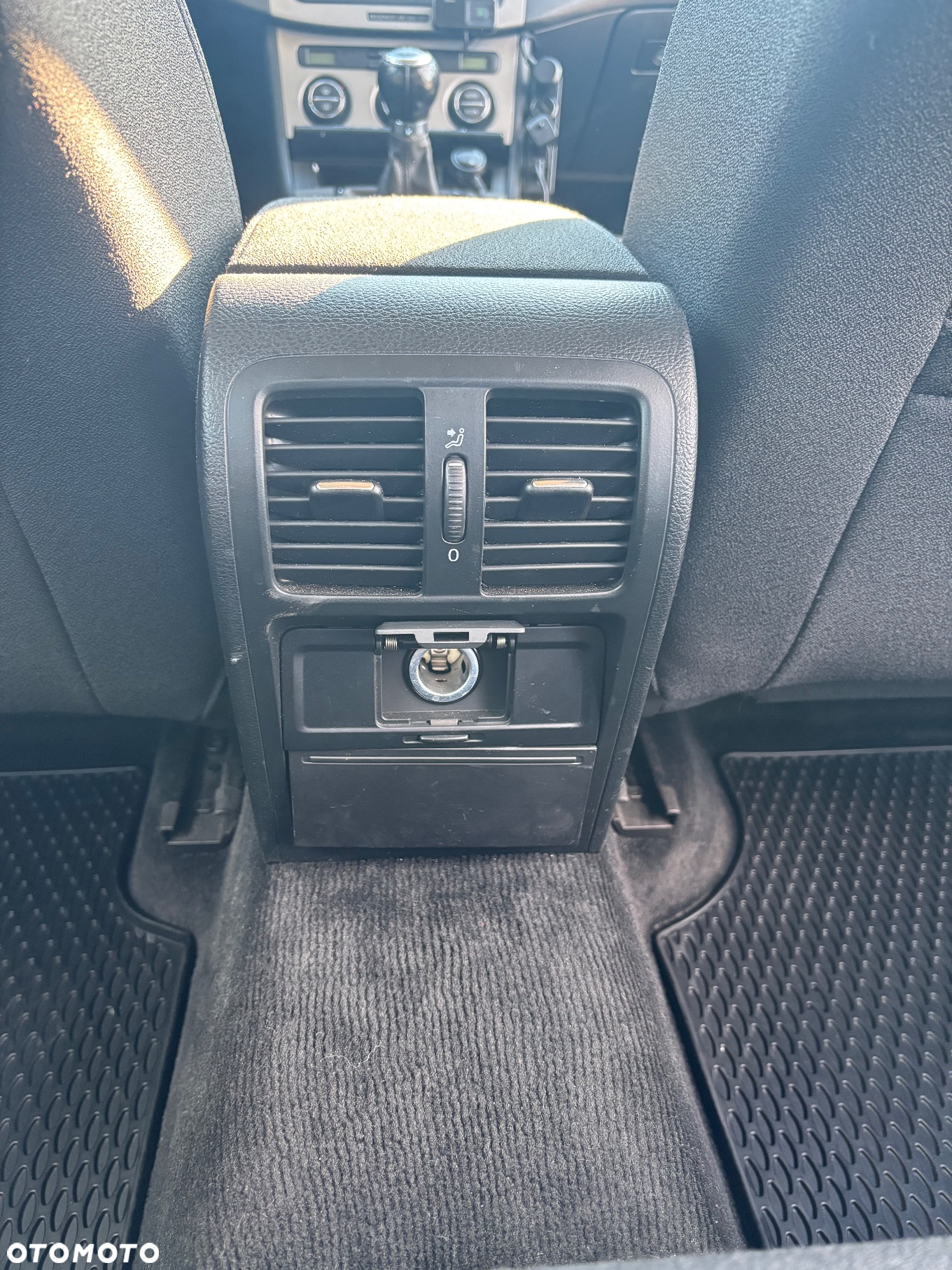 Volkswagen Passat 2.0 TDI Comfortline - 37