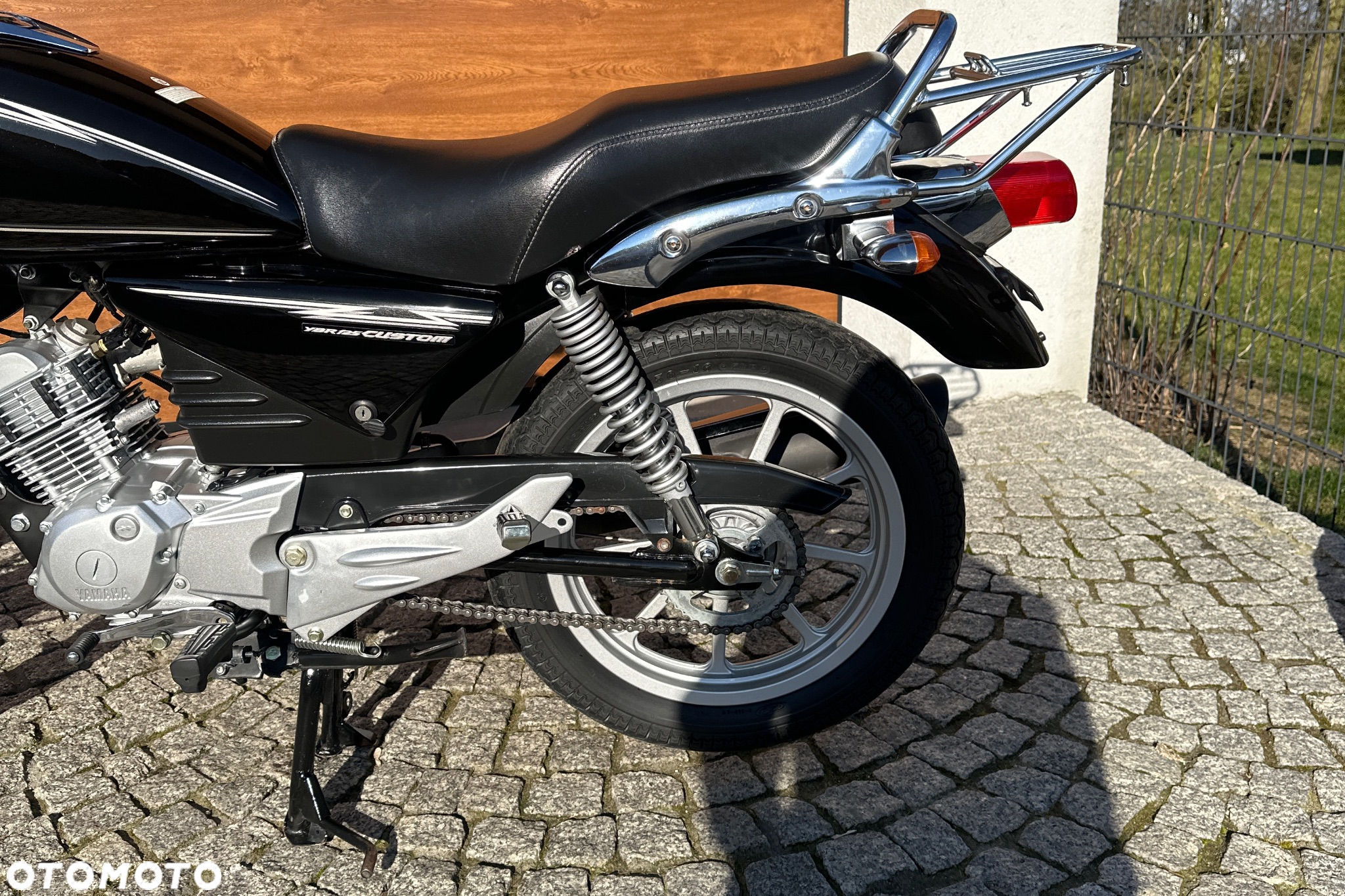 Yamaha YBR - 27