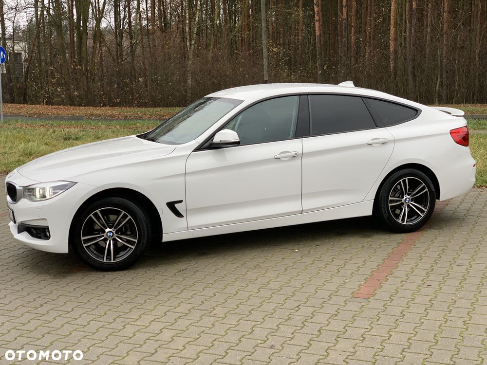 BMW 3 Series 2017 photo 2