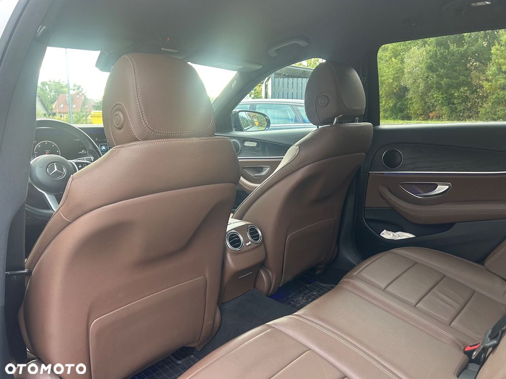 Mercedes-Benz Klasa E 220 d T 9G-TRONIC - 9