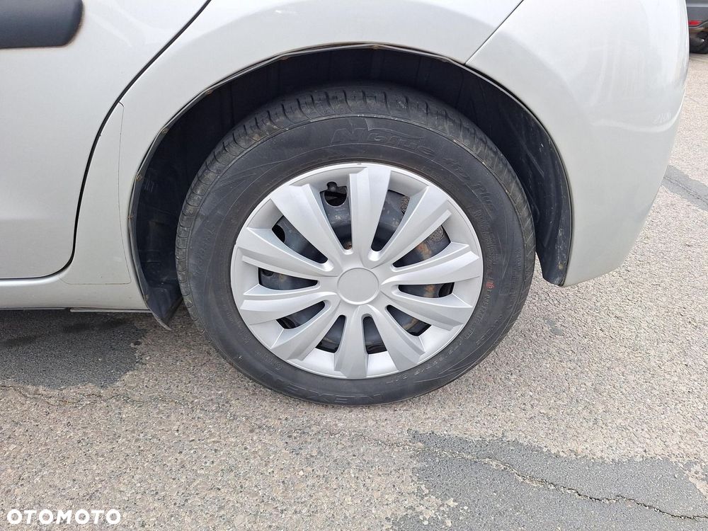 Toyota Yaris 1.0 Active EU6 - 19