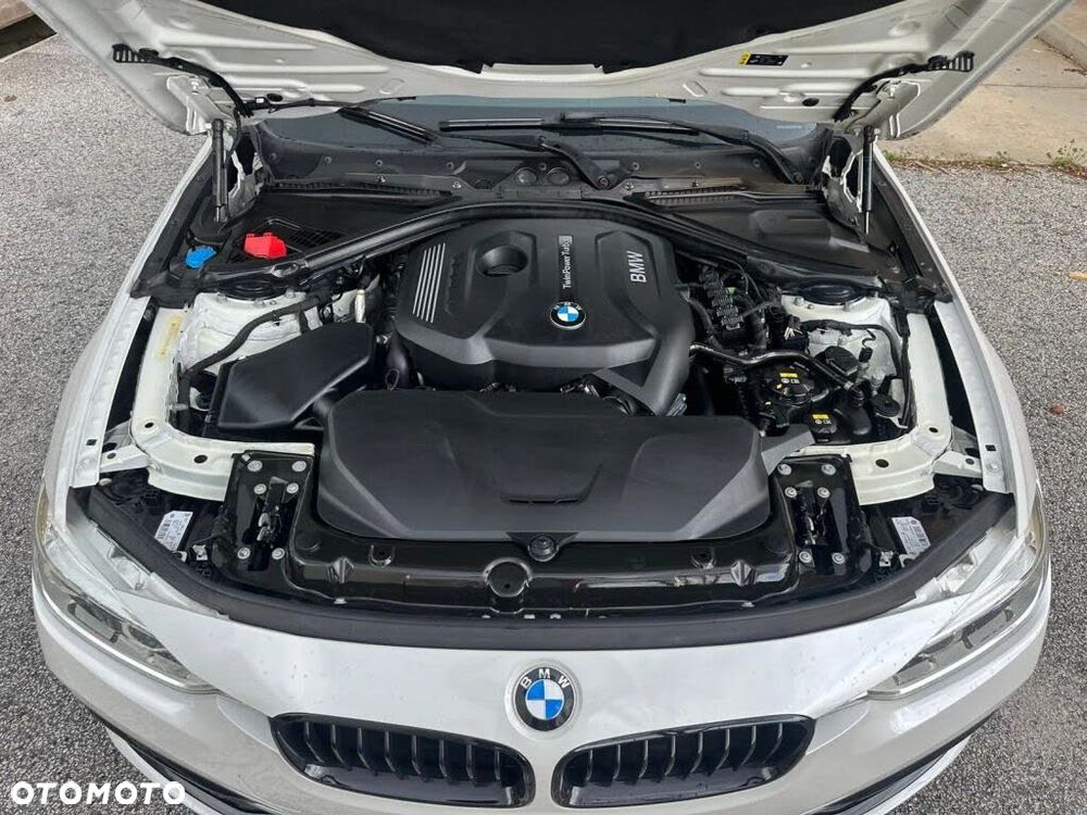 BMW Seria 3 330i - 15