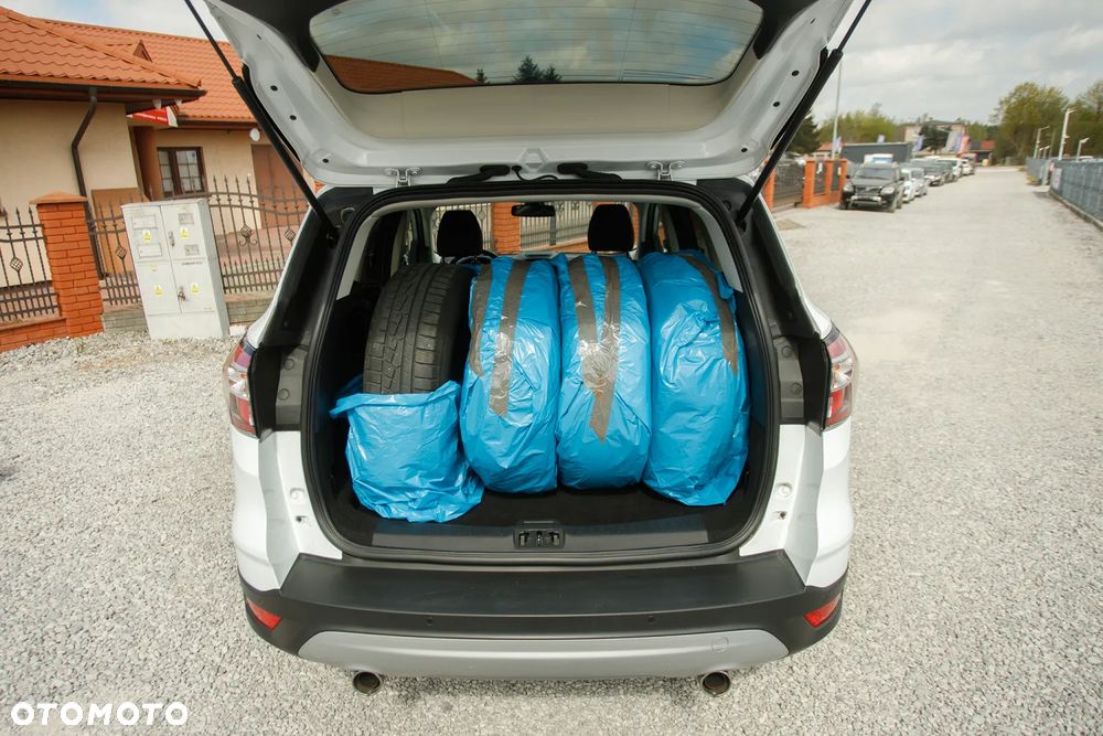 Ford Kuga 2.0 TDCi 2x4 Titanium - 32
