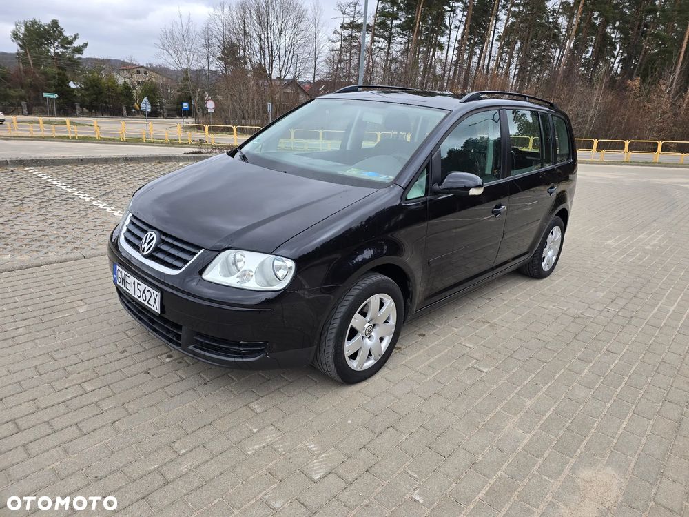 Volkswagen Touran - 1