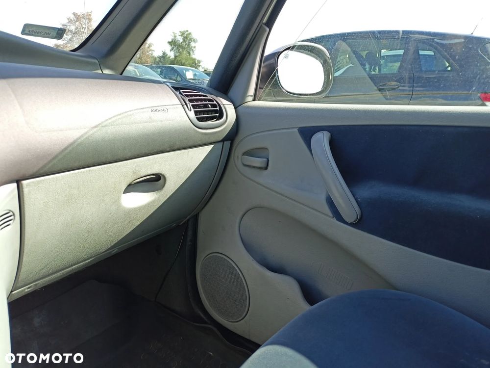 Citroën Xsara Picasso - 12
