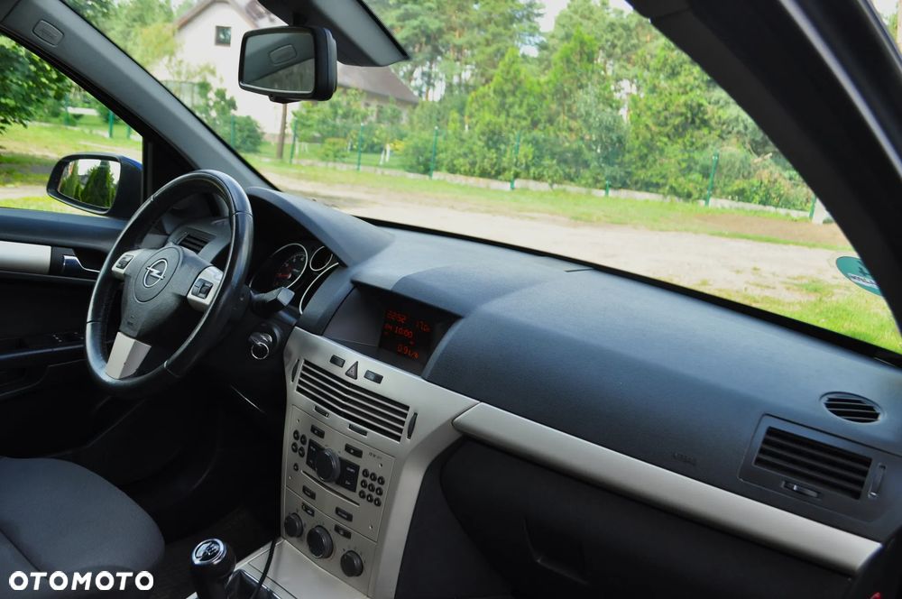 Opel Astra 1.4 NJoy - 24