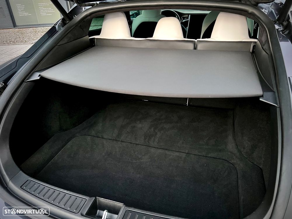 Tesla Model S - 16