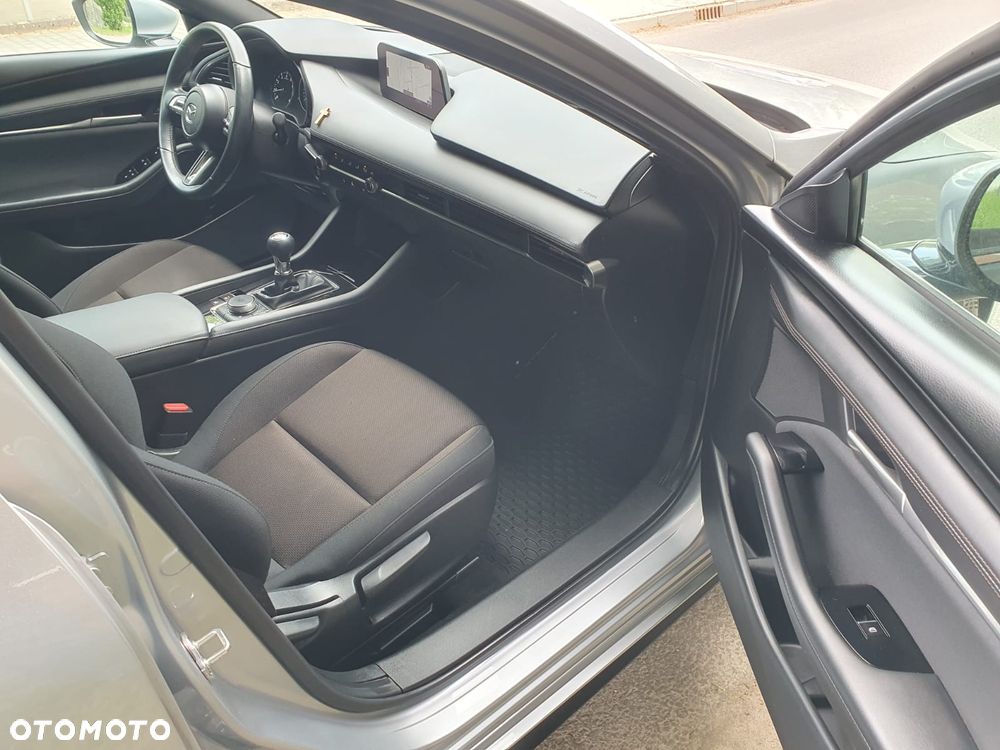 Mazda 3 SKYACTIV-G 2.0 M-Hybrid - 11