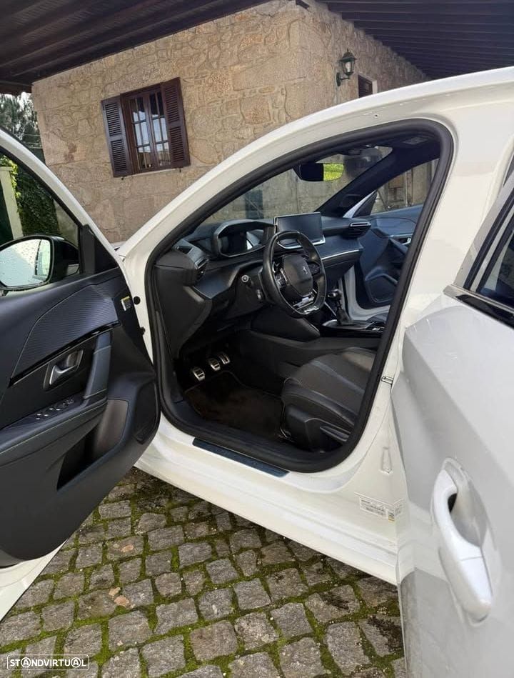 BMW 218 - 6