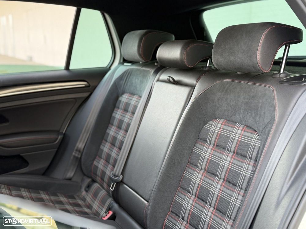 VW Golf 2.0 TSi GTi DSG - 22