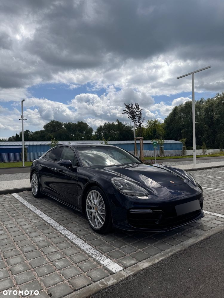 Porsche Panamera Standard - 3