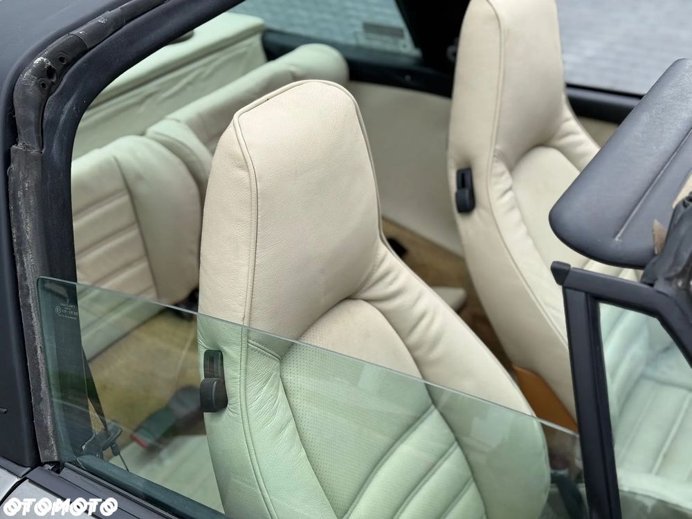Porsche 911 - 16