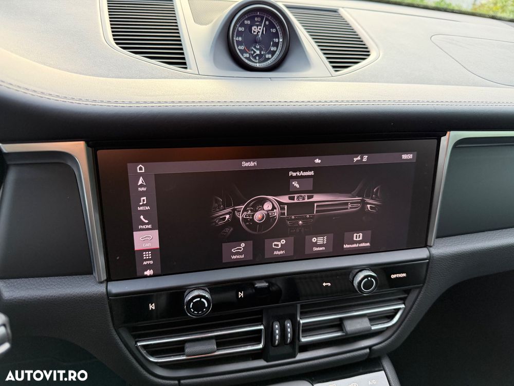 Porsche Macan T - 13