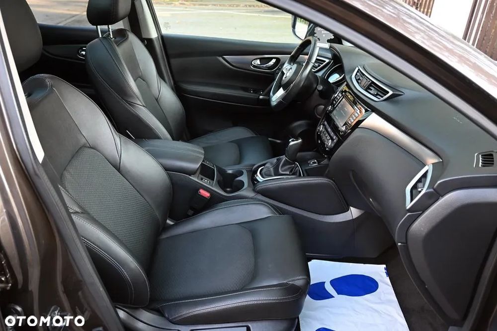 Nissan Qashqai 1.2 DIG-T Xtronic TEKNA+ - 28