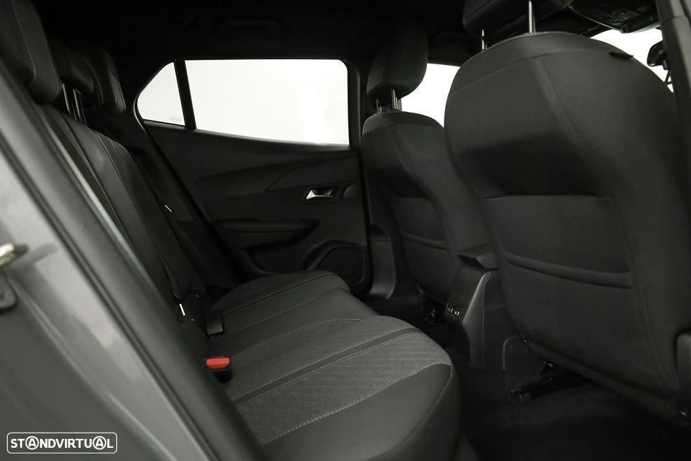 Peugeot 2008 1.2 PureTech Allure - 22