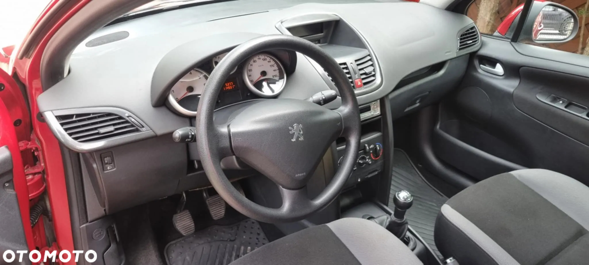 Peugeot 207 - 12