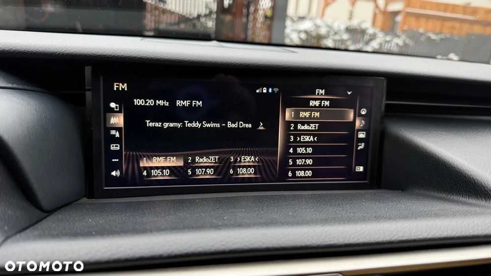 Lexus RC 200t / 300 F Sport - 36