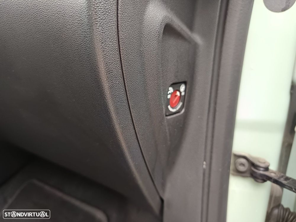 Citroën C3 1.2 PureTech Shine - 22