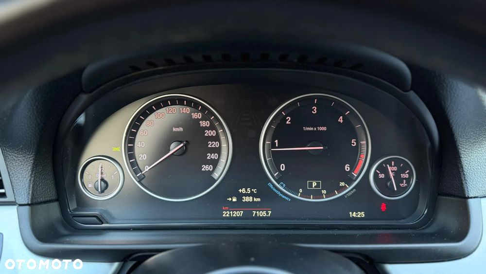 BMW Seria 5 520d xDrive Luxury Line - 26