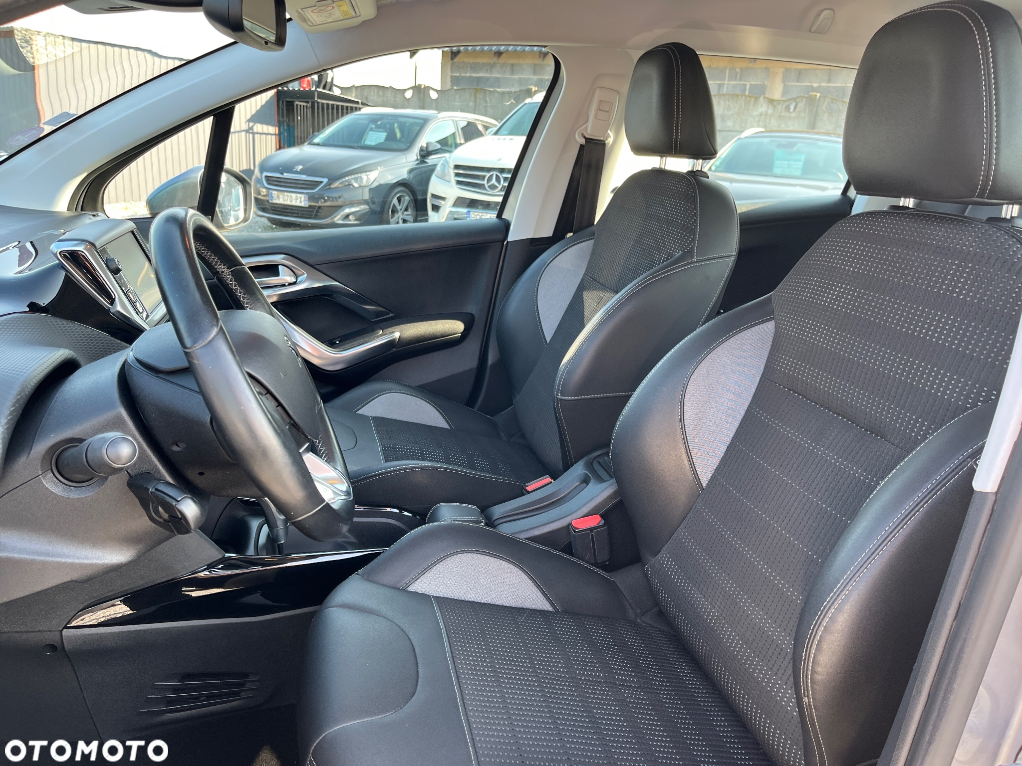Peugeot 2008 1.2 Pure Tech Active S&S EAT6 - 7