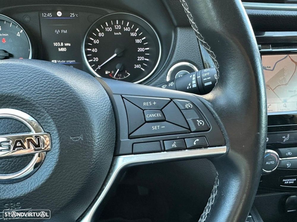 Nissan Qashqai 1.5 dCi N-Connecta J18+Led - 21