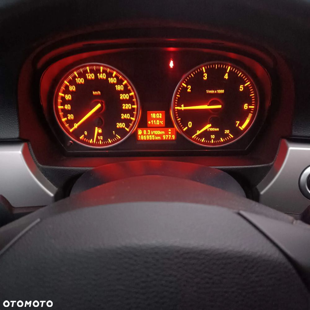 BMW Seria 3 318i - 6