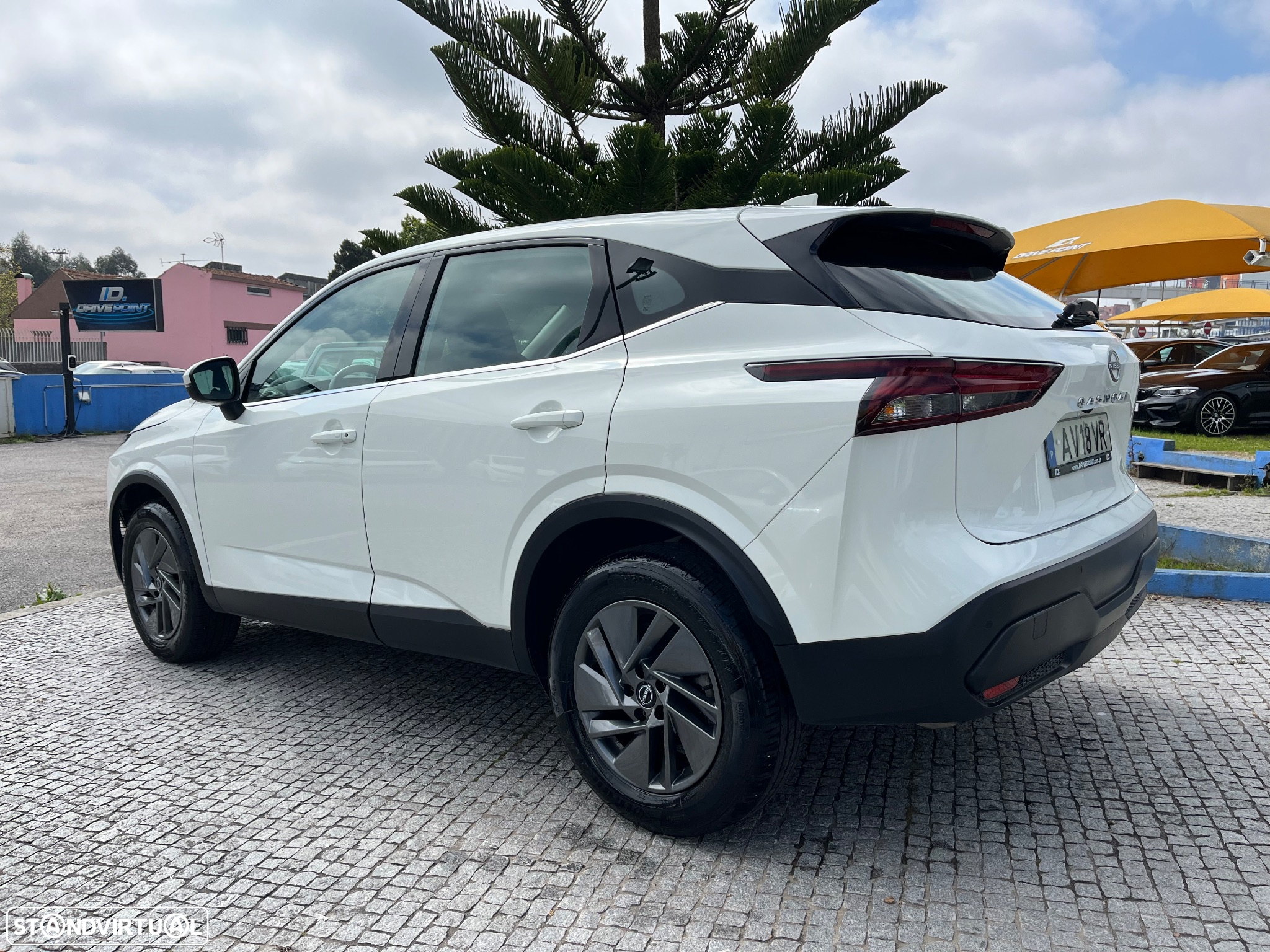 Nissan Qashqai 1.3 DIG-T N-Connecta LED - 12
